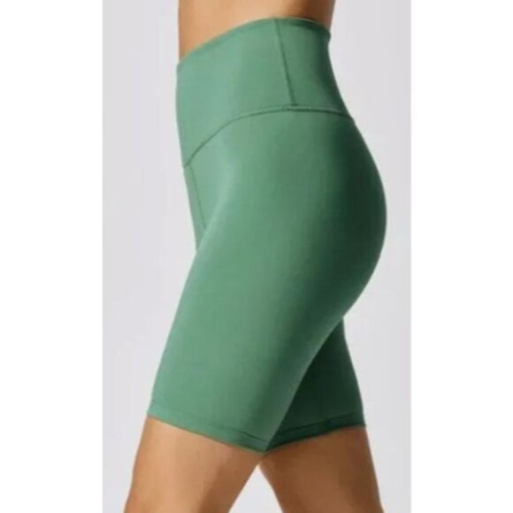 Carbon38 High Rise Biker Shorts in Cloud Compression in Jade-sz XS - Picture 3 of 7